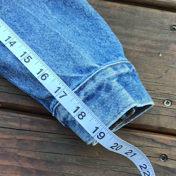 Levi’s Jean Jacket - Picture 11 of 11